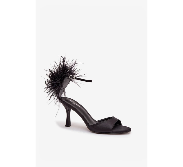 Caelina sandále na podpätku s pierkami - čierne Caelina sandále na podpätku s pierkami - čierne