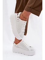 Kožené Ažurové Dámské Tenisky Na Platformě S Páskem Na Bílé model 22100286 - D&A Kožené Ažurové Dámské Tenisky Na Platformě S Páskem Na Bílé model 22100286 - D&A