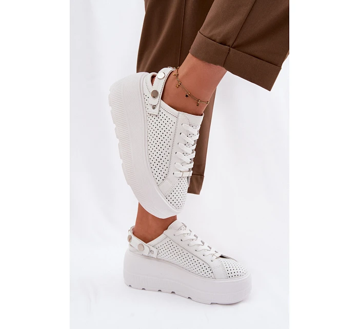 Kožené Ažurové Dámské Tenisky Na Platformě S Páskem Na Bílé model 22100286 - D&A Kožené Ažurové Dámské Tenisky Na Platformě S Páskem Na Bílé model 22100286 - D&A