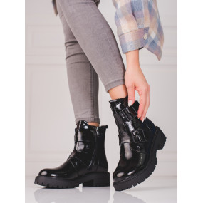 Krásné černé  kotníčkové boty dámské na plochém podpatku