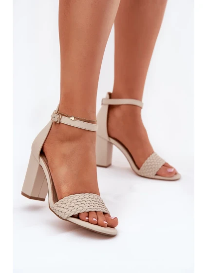 Sandále na podpätku model 213925 Vykročte štýlovo Sandále na podpätku model 213925 Vykročte štýlovo