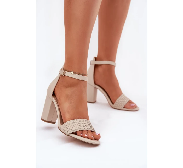 Sandále na podpätku model 213925 Vykročte štýlovo Sandále na podpätku model 213925 Vykročte štýlovo
