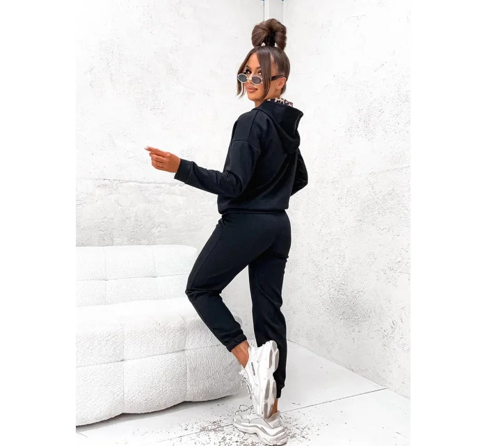 Čierna dámska mikina s kapucňou a zvieracím vzorom (82146)