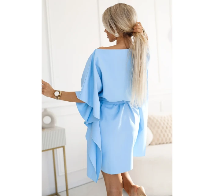 model 20916071 SOFIA Motýlí šaty se zavazováním v pase pastelově MODRÉ - numoco