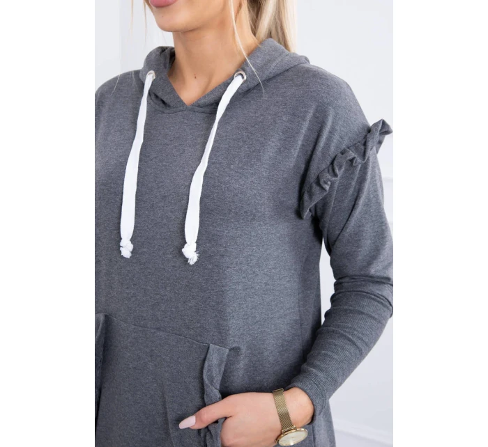 Šaty s ozdobnými volánky a kapucí v grafitové barvě
