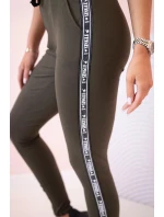 Dámské teplákové kalhoty s model 21154157 a šňůrkou v pase khaki - K-Fashion