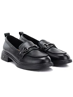 Dámské kožené polobotky – černé mokasíny model 22343063 - VINCEZA Dámské kožené polobotky – černé mokasíny model 22343063 - VINCEZA