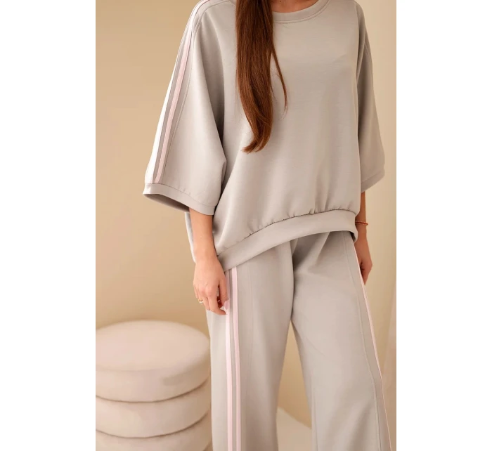 Dámsky viskózový maslový komplet so širokými nohavicami a voľnou blúzkou Fango