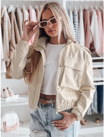 Dámská krátká oversize bunda typu bomber bílá Dstreet model 21984292 - FashionStreet Dámská krátká oversize bunda typu bomber bílá Dstreet model 21984292 - FashionStreet