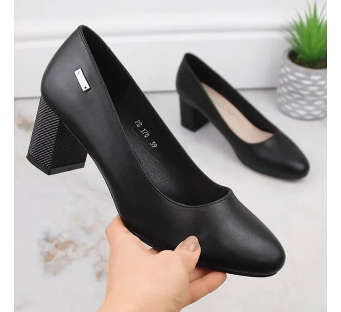 Černé lodičky W s ozdobným model 20709526 - SERGIO LEONE Černé lodičky W s ozdobným model 20709526 - SERGIO LEONE