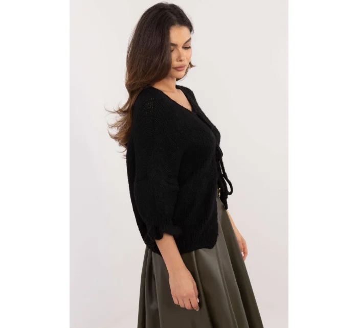 Zapínanie svetra model 202543 Taliansko Moda