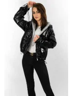 Čierna lesklá prešívaná dámska bunda (B9560) Čierna lesklá prešívaná dámska bunda (B9560)