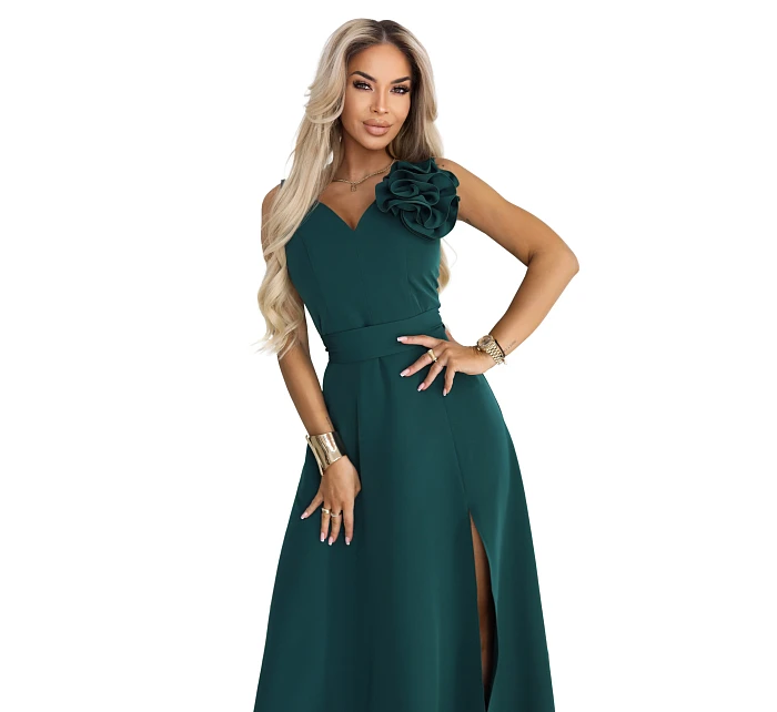 maxi šaty s květinou na a rozparkem lahvově zelené model 22108491 - numoco