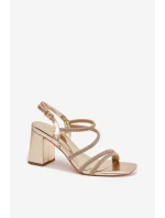 Sandále na podpätku model 225209 Vykročte štýlovo