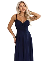 maxi šaty na ramínka s výstřihem do V – tmavě modré model 22269162 - numoco basic maxi šaty na ramínka s výstřihem do V – tmavě modré model 22269162 - numoco basic