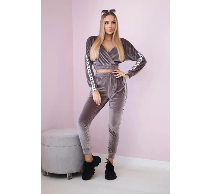 Velúrová súprava s nápisom Queen grey