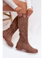 Dámské perforované kozačky na plochém podpatku model 21998034 Hnědé - S.Barski Dámské perforované kozačky na plochém podpatku model 21998034 Hnědé - S.Barski