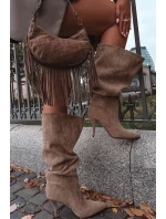 Nafukovací dámské kozačky na podpatku z eko semiše béžové model 21715329 - Boto