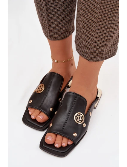 Kožené pantofle s zlatými ozdobami D&A model 22031927 Černé - S.Barski