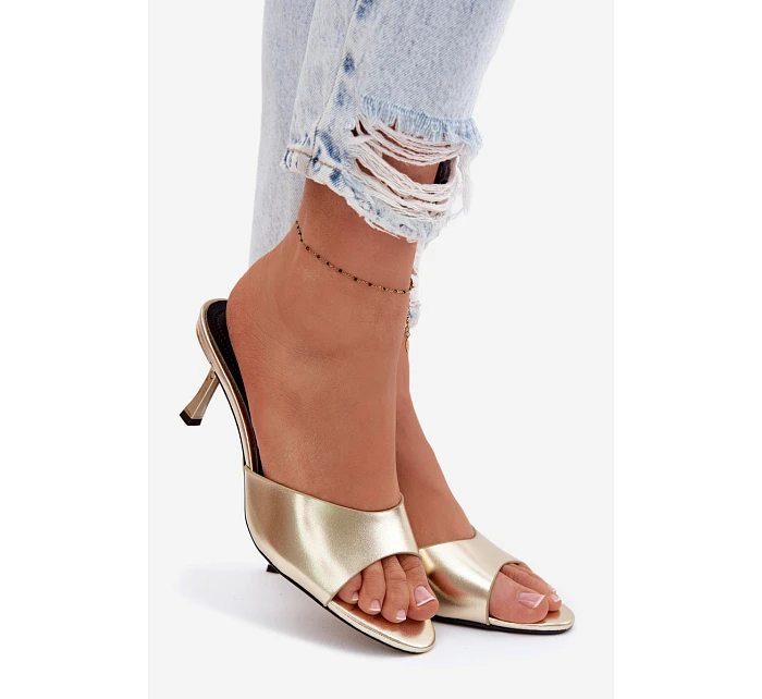 Sandály z umělé kůže na jehlovém podpatku Zlaté model 22103061 - Boto