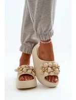 Dámské pěnové pantofle s ozdobami na silné světle béžová model 20455574 - Kesi