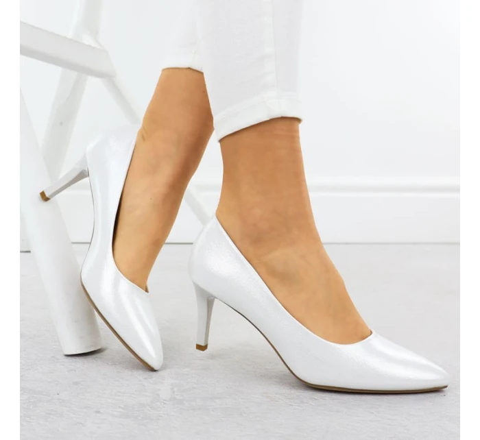 Dámské saténové stříbrné lodičky Sergio model 21905071 - LEONE