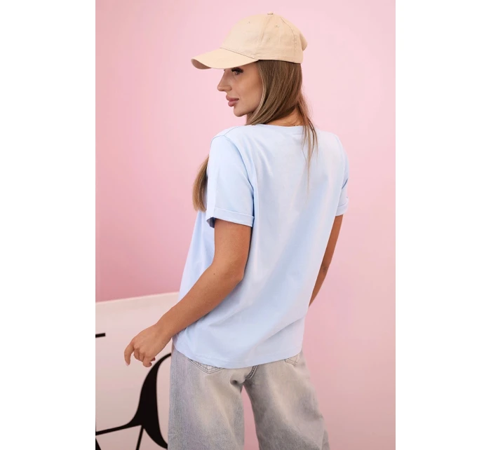 Dámska bavlnená blúzka s krátkymi rukávmi a farebnou potlačou modrá Dámska bavlnená blúzka s krátkymi rukávmi a farebnou potlačou modrá