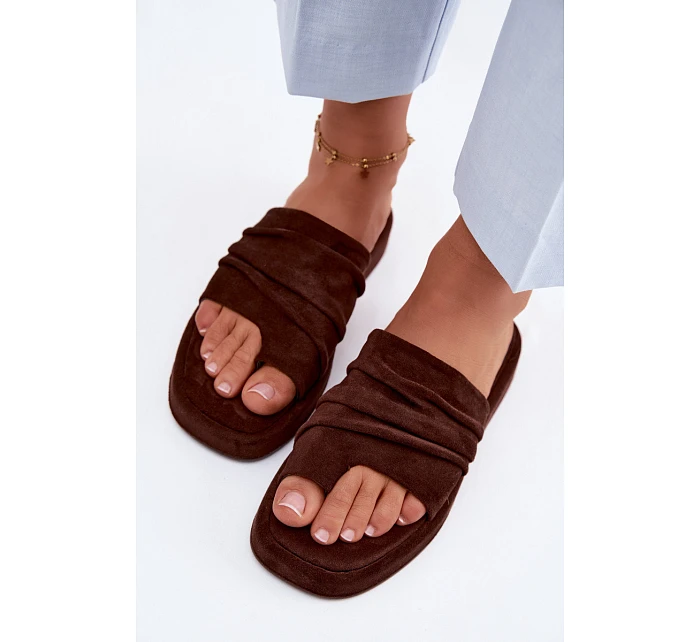 Dámské pantofle s mašlí Čokoládové model 22111433 - EVENTO