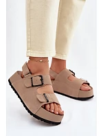 Sandále model 225952 Krok vo veľkom štýle