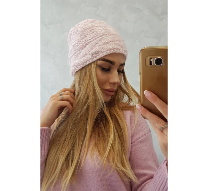Fleecová čepice pudrově růžová model 18751449 - K-Fashion Fleecová čepice pudrově růžová model 18751449 - K-Fashion
