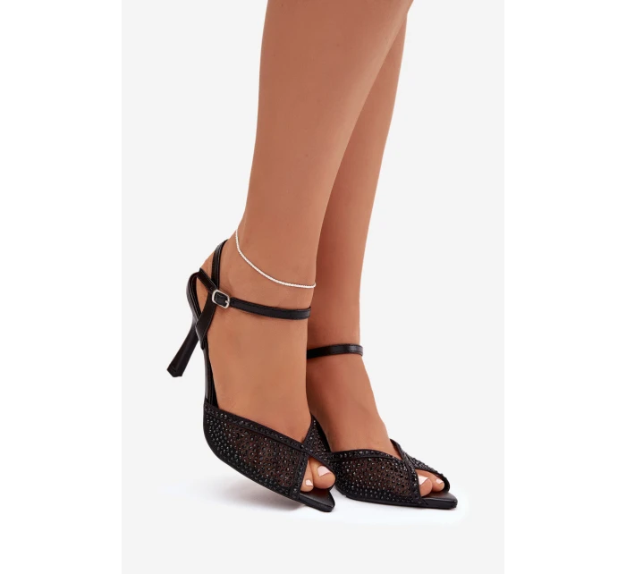 Dámske sandále na podpätku so zdobením Peloria - čierne