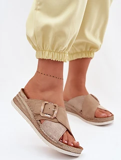 Dámské sandály na platformě s ozdobnou přezkou model 22094938 hnědé - Inblu