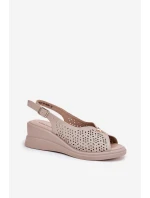 Dámské Kožené Sandály Na Klínu model 21695174 Béžové - VINCEZA Dámské Kožené Sandály Na Klínu model 21695174 Béžové - VINCEZA