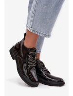 Kožené lakované dámské kotníčkové boty s ozdobným šněrováním model 21713881 Černé - D&A Kožené lakované dámské kotníčkové boty s ozdobným šněrováním model 21713881 Černé - D&A