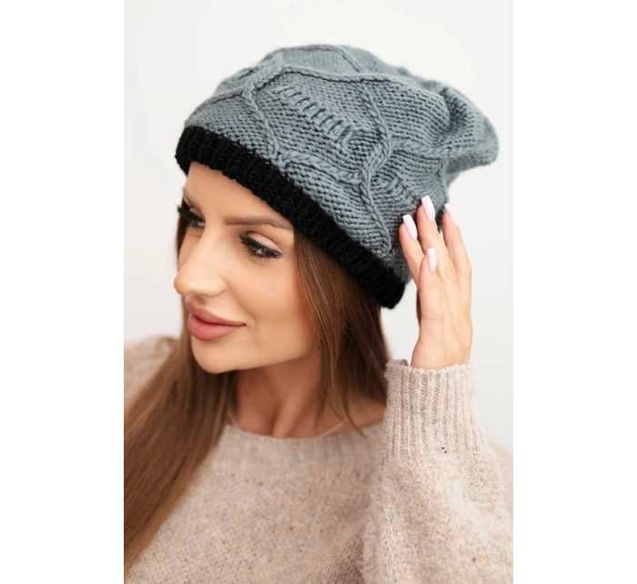 Dámska zimná vlnená čiapka s pleteným vzorom K443 sivá Dámska zimná vlnená čiapka s pleteným vzorom K443 sivá