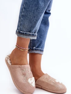 Lesklé dámské pantofle růžové model 21641371 - Boto