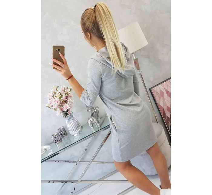 Šaty s kapucňou a vreckami šedej