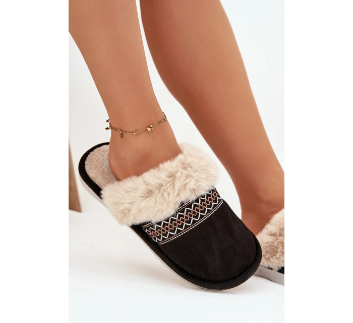 Dámské pantofle s kožíškem a výšivkou Černé Devianne
