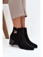 Zateplené dámské kotníkové boty na podpatku se zlatým detailem černé model 21708221 - Boto Zateplené dámské kotníkové boty na podpatku se zlatým detailem černé model 21708221 - Boto