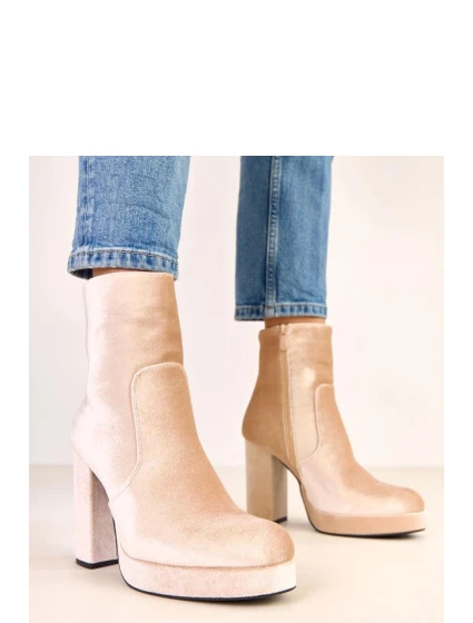 Topánky na podpätku model 220580 Solea