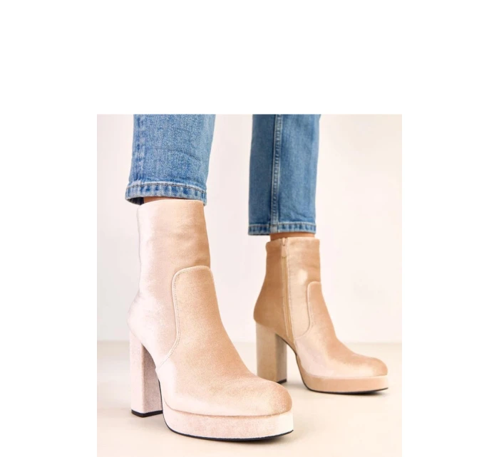 Topánky na podpätku model 220580 Solea