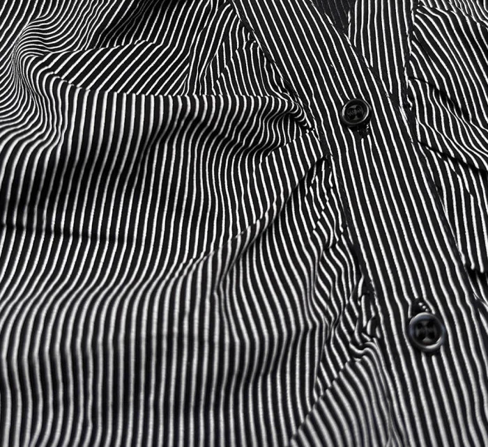 Tmavě modrá pruhovaná halenka s krátkými rukávy model 18462754 - Forget me not FASHION Tmavě modrá pruhovaná halenka s krátkými rukávy model 18462754 - Forget me not FASHION