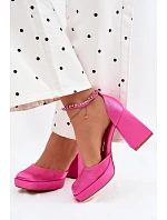 Sandály na podpatku s saténovým povrchem Fuksie Calistae