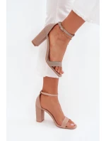 Sandále na podpätku model 215640 Vykročte štýlovo