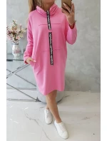 Šaty s kravatou vo svetlo ružovej farbe