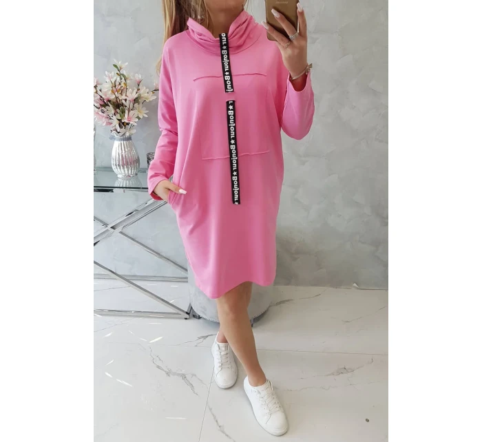 Šaty s kravatou vo svetlo ružovej farbe