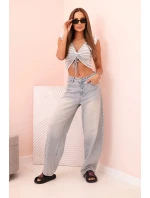 Dámska pruhovaná blúzka s volánikmi a volánikmi sivá