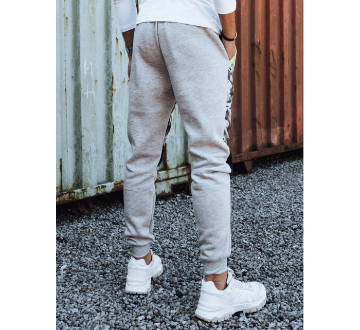 Pánske maskáčové sivé tepláky FashionStreet UX4428