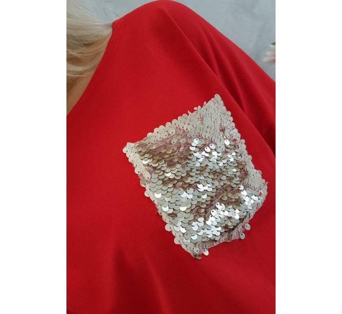 Šaty s flitrovým vreckom červené