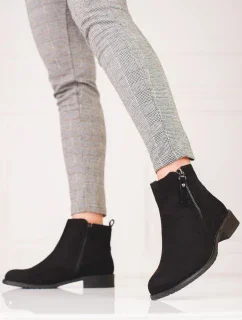 Krásné černé  kotníčkové boty dámské na plochém podpatku